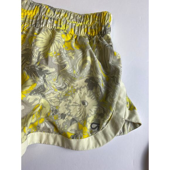 Gap Fit Women's Yellow and Gray Running Short Size X-Small - Picture 4 of 8